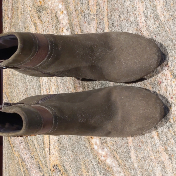 Tory Burch Green Suede Wood Heel Ankle Boots Size 8 1/2 - Picture 7 of 8